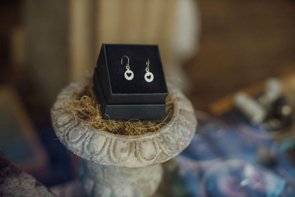 Feinste Ohranhänger mit Herz-Form aus Silber